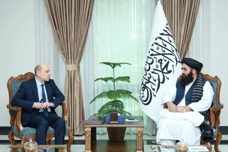 Muttaqi Meets Russian Ambassador in Kabul
