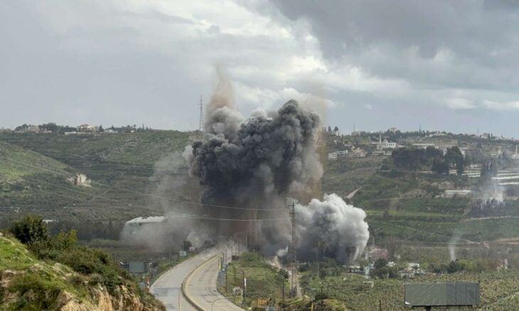 Israel Launches Airstrikes on Southern Lebanon Despite Ongoing Ceasefire Talks